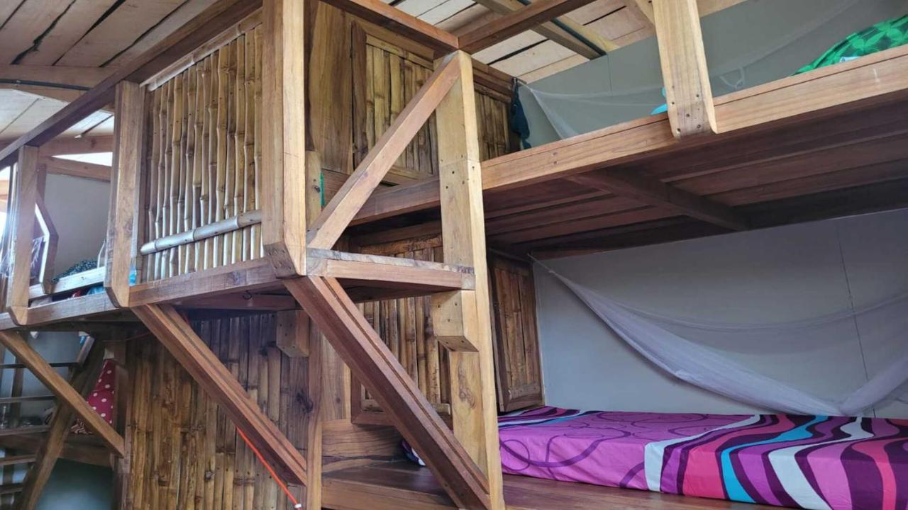 Puerto Viejo de Talamanca Roots Familyホステル エクステリア 写真